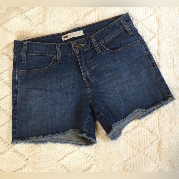 💘5xHP!💘 Levi’s | Cut Off Jean Shorts, Size 6 - Picture 4 of 16